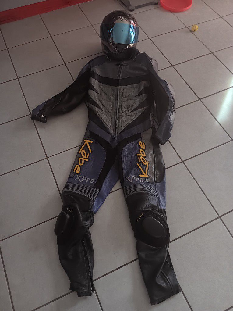 Racing Motorcycle Suit And Helmet 
