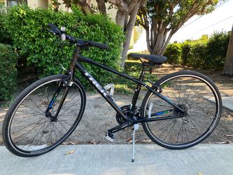 Trek FX 3 Hybrid City Bike (15”/S - 700c/29”)