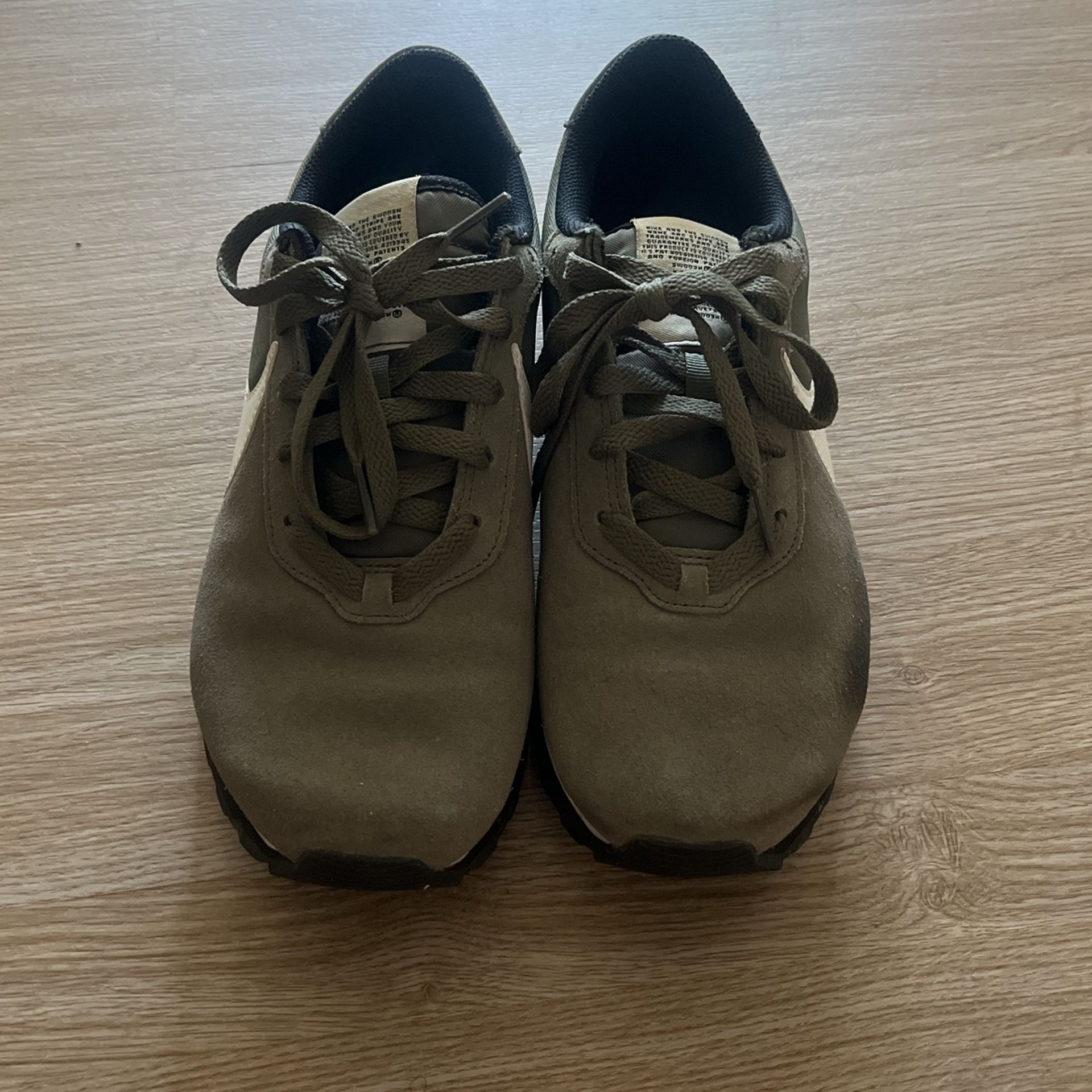 Nike Tennis Shoes