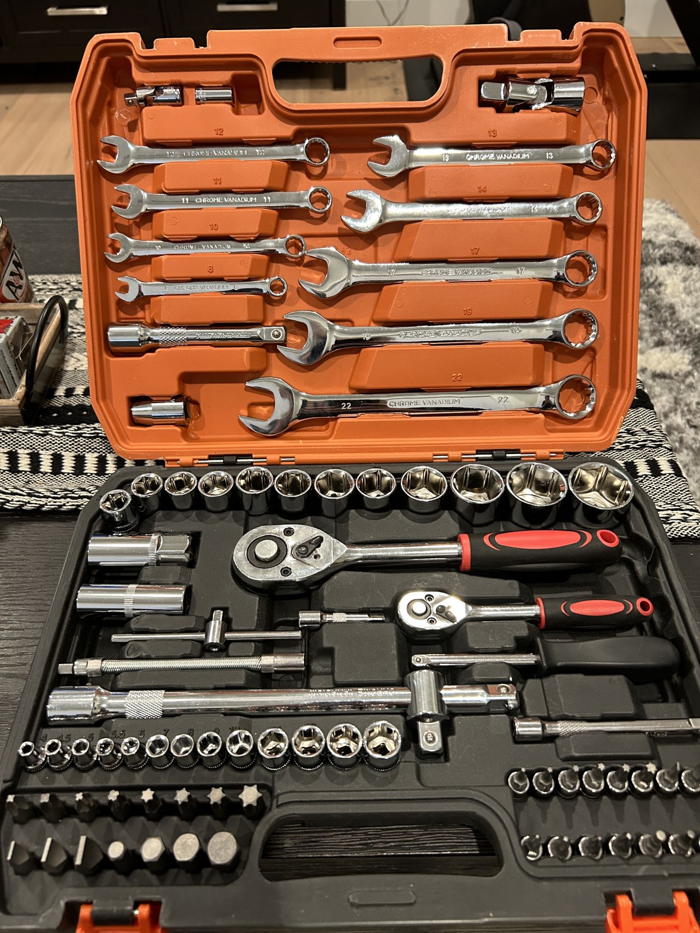82 piece socket and wrench set with case