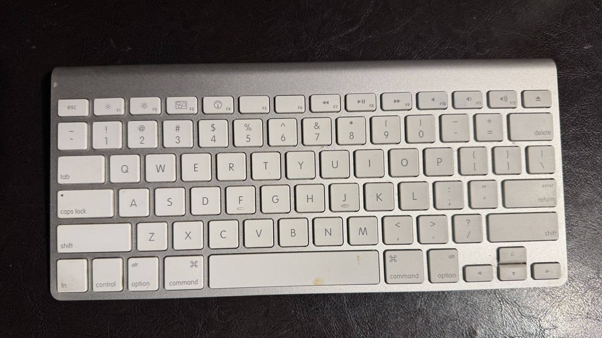 Apple Wireless Keyboard Bluetooth White Model# A1(contact info removed)