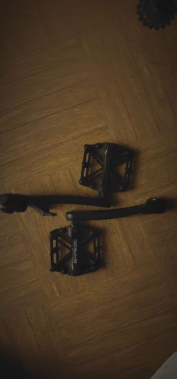 New crank arms and pedals