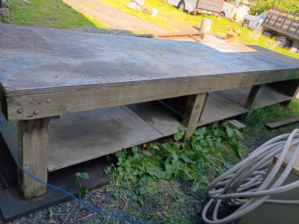 Heavy-Duty Work Table – 16ft x 4ft – Make An Offer!