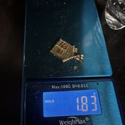 10k Gold Pendant 