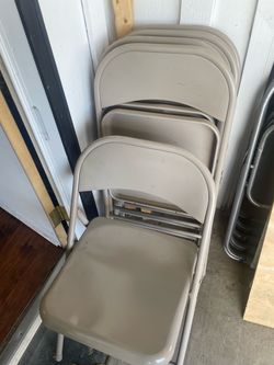 5 metal folding chairs