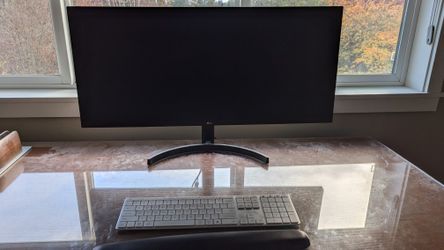 LG 34 Inches 21:9 Monitor Screen