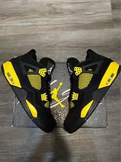 Air Jordan 4 Retro Thunder