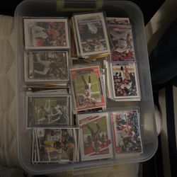 Football/baseball Cards