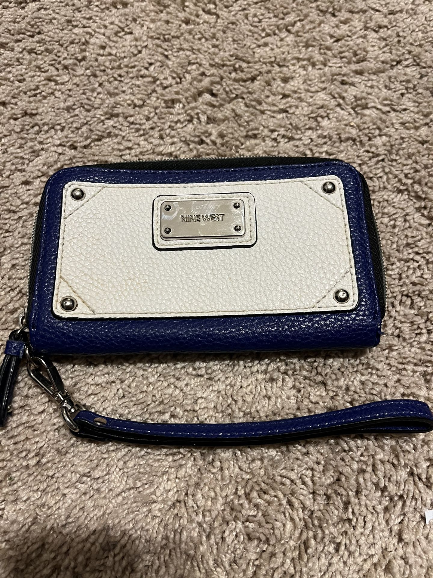 woman’s wallet