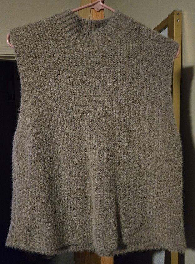 Women's Old Navy Sleeveless Sweater Sz L