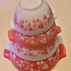 Vintage Gooseberry Pyrex 4 Piece Cinderella Bowls