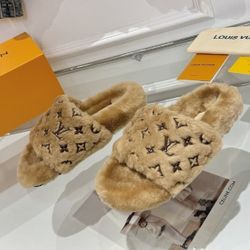 Fuzzy Slippers 