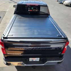 SyneticUSA Hard Aluminum Retractable Roll-up Waterproof Tonneau Cover Fit 2008-2024 F250 and 2007-2024 Silverado/Sierra 2500 6ft 8in Bed