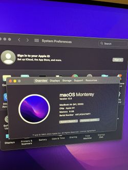 MacBook Air M1 2020 - Cracked Screen