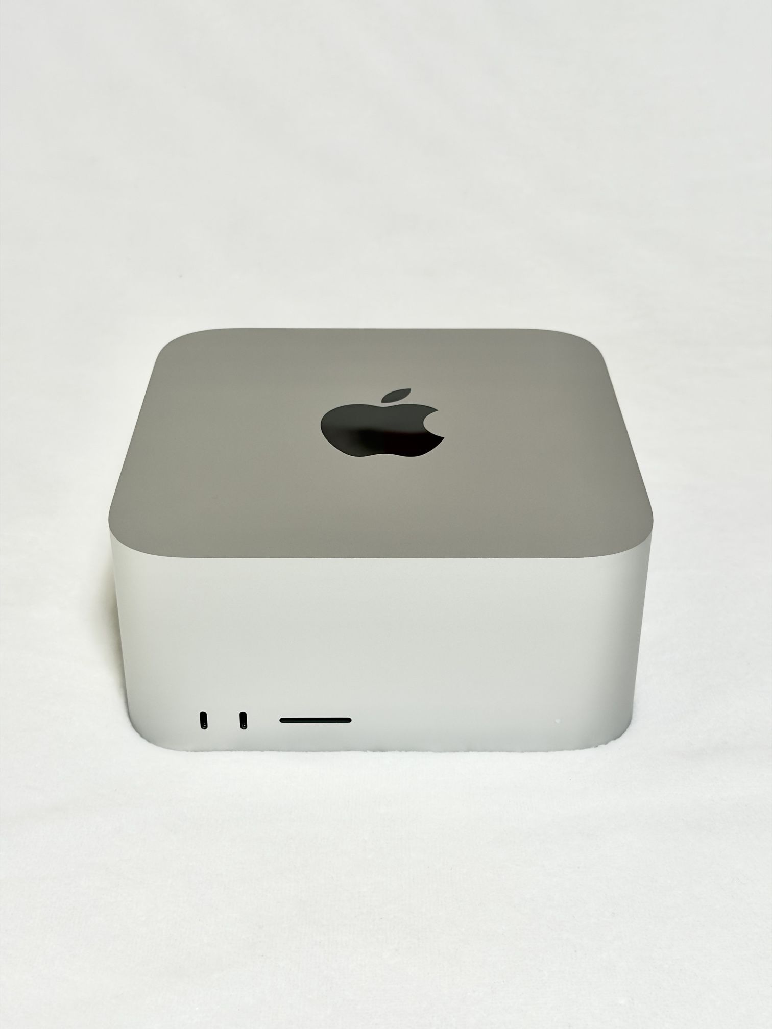 Apple Mac Studio M2 Max 32GB Ram 512GB SSD