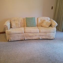 Beautiful Comfortable Sofa!! Will deliver for a small fee!!!