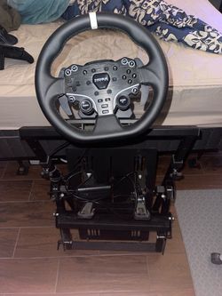 Moza R5 with stand