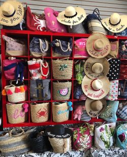 Carteras nuevas de varios precios