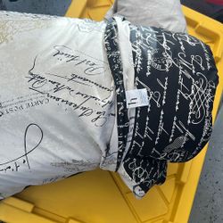 Twin Set Of Comfort And Fitting Sheets 