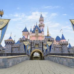 Disneyland Park Hopper for May 9th