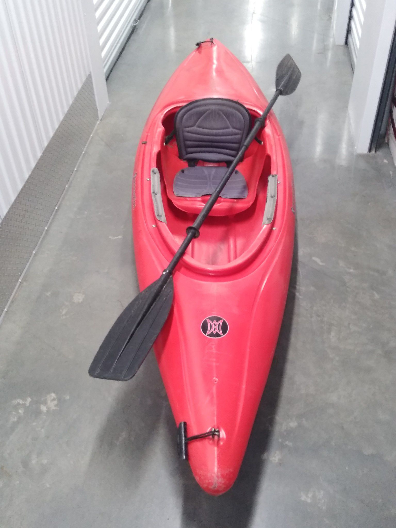 Perception 10' Kayak w/ paddle