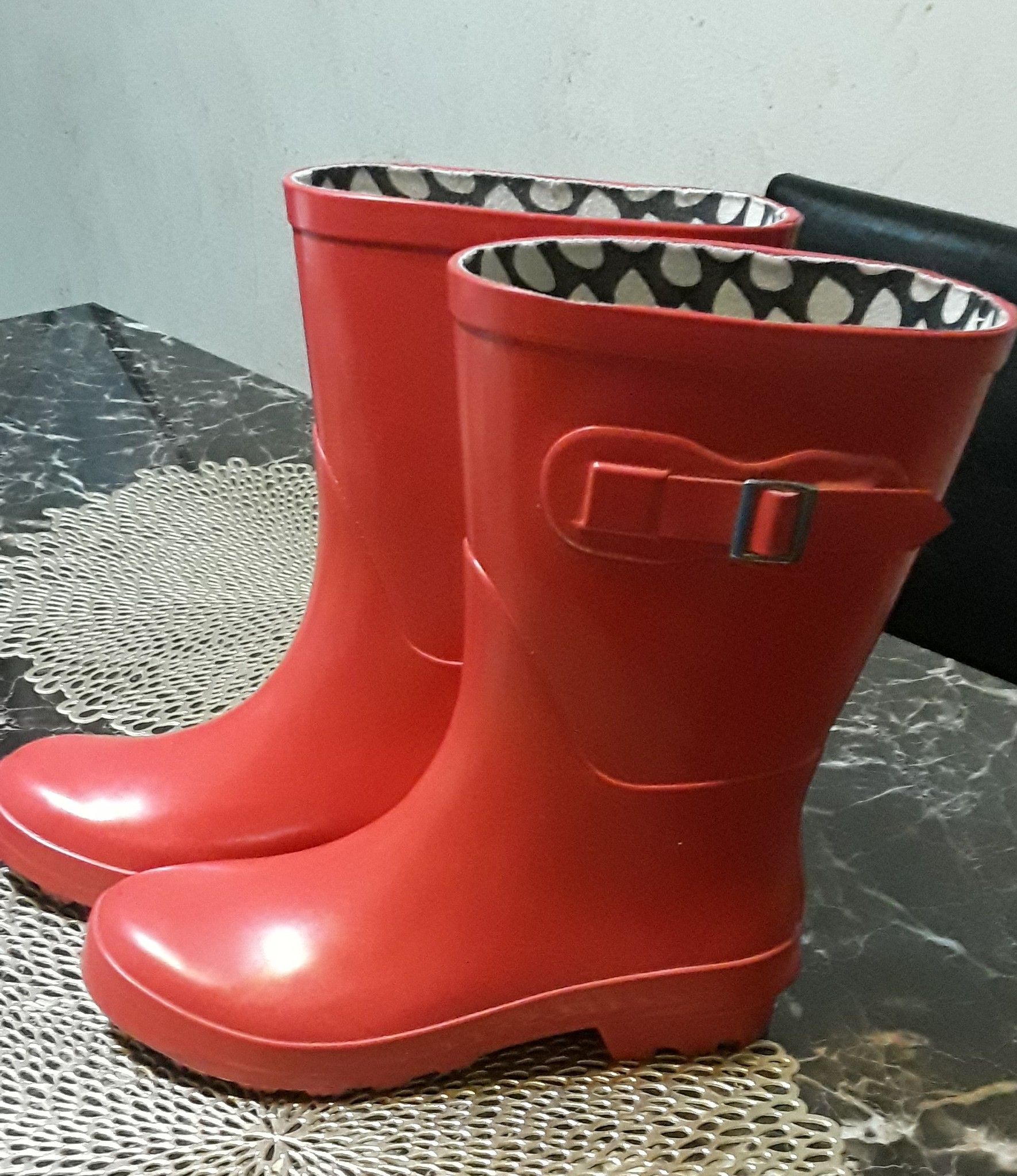 Women Rain Boots size 7
