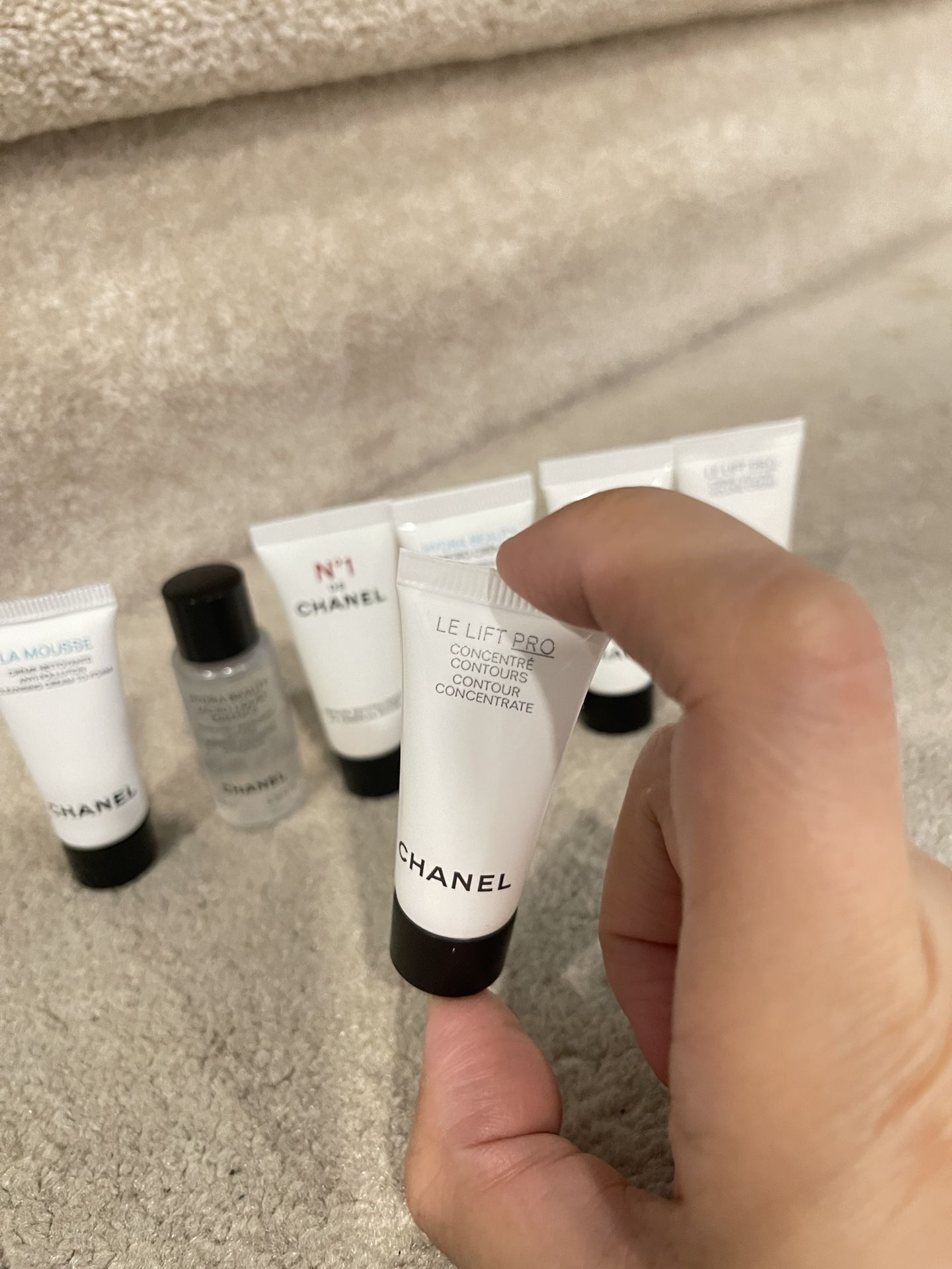 Deal-Chanel 7pc mix skincare sample set