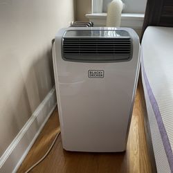 Black and Decker Portable Air Conditioner 8000 BTU for Sale in
