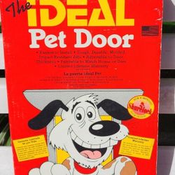 New Vintage Ideal Pet 7" x 11.25" Medium Original Frame Dog and Plastic Pet Door
