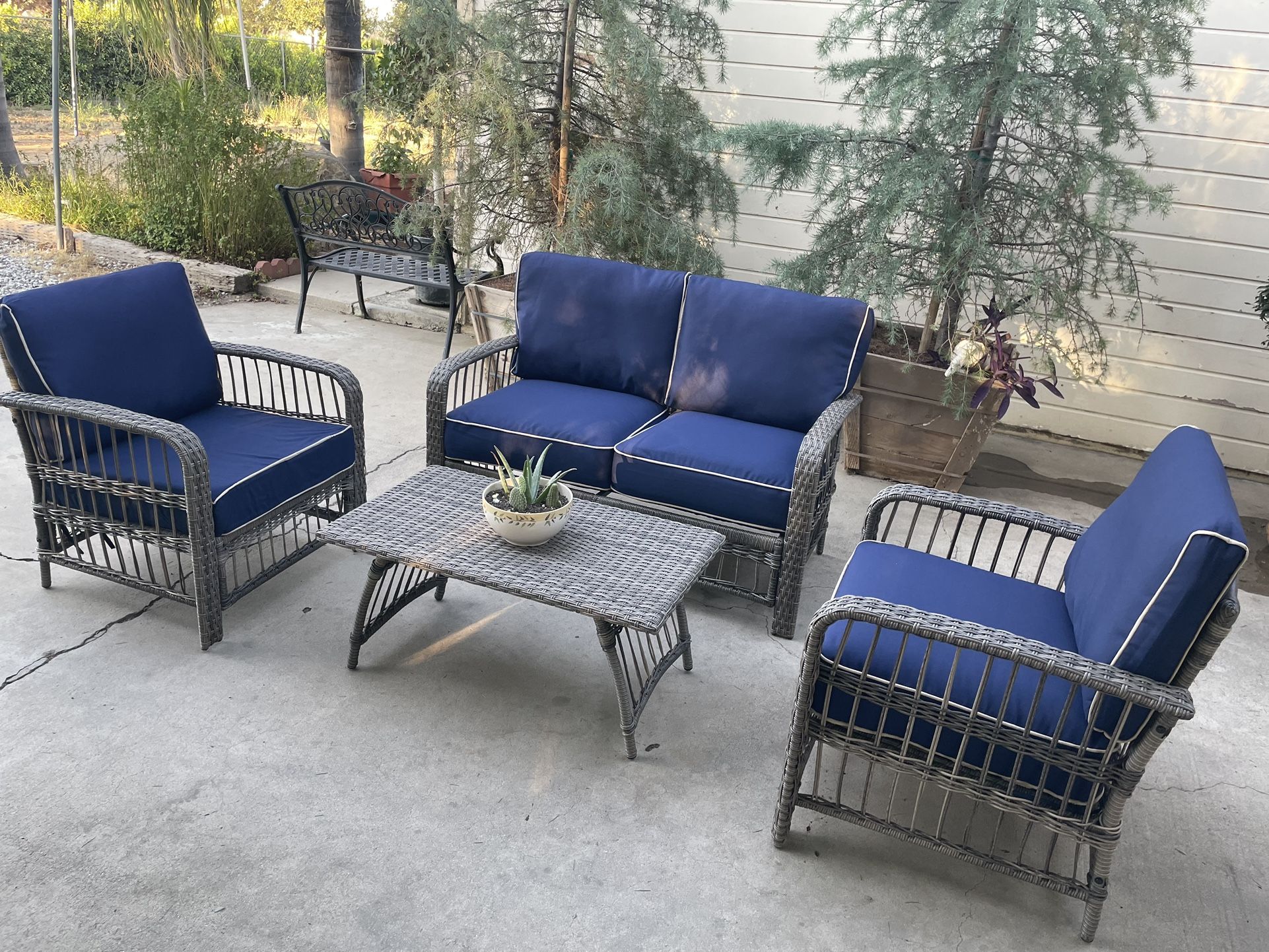 Outdoor Patio Furniture •4 PCS• Make OFFER $$