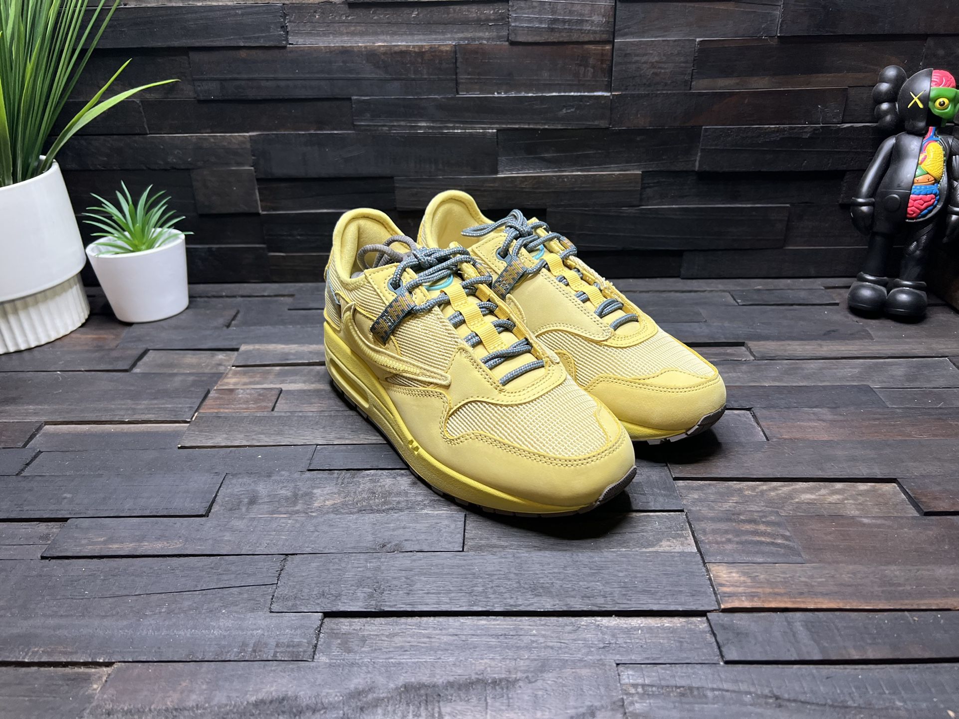 Nike Air Max Travis Scott Cactus Jack Saturn Gold DO9392 700 Size