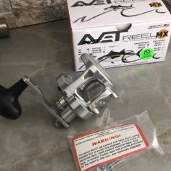 AVET MXJ 5.8 G2 "RIGHT HAND" SILVER Saltwater Fishing Reel-NEW with BOX!! Santa Clarita for pick up  near Plum and Bouquet Canyon Road