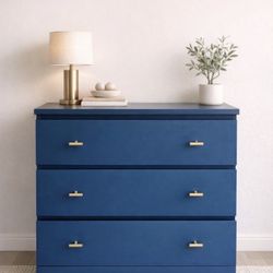 Refinished IKEA MALM Dresser – Midnight Blue + Brass (Lined Drawers)