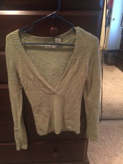 Works sweater size small