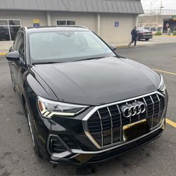 Audi Q3 2023 Premium 