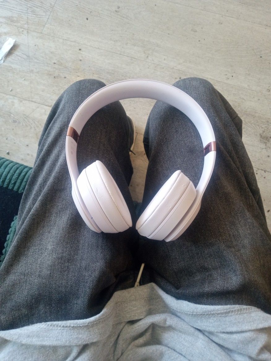Beats Solo 4