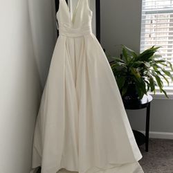 *New* Wedding Dress Ivory Size 4P (petite)