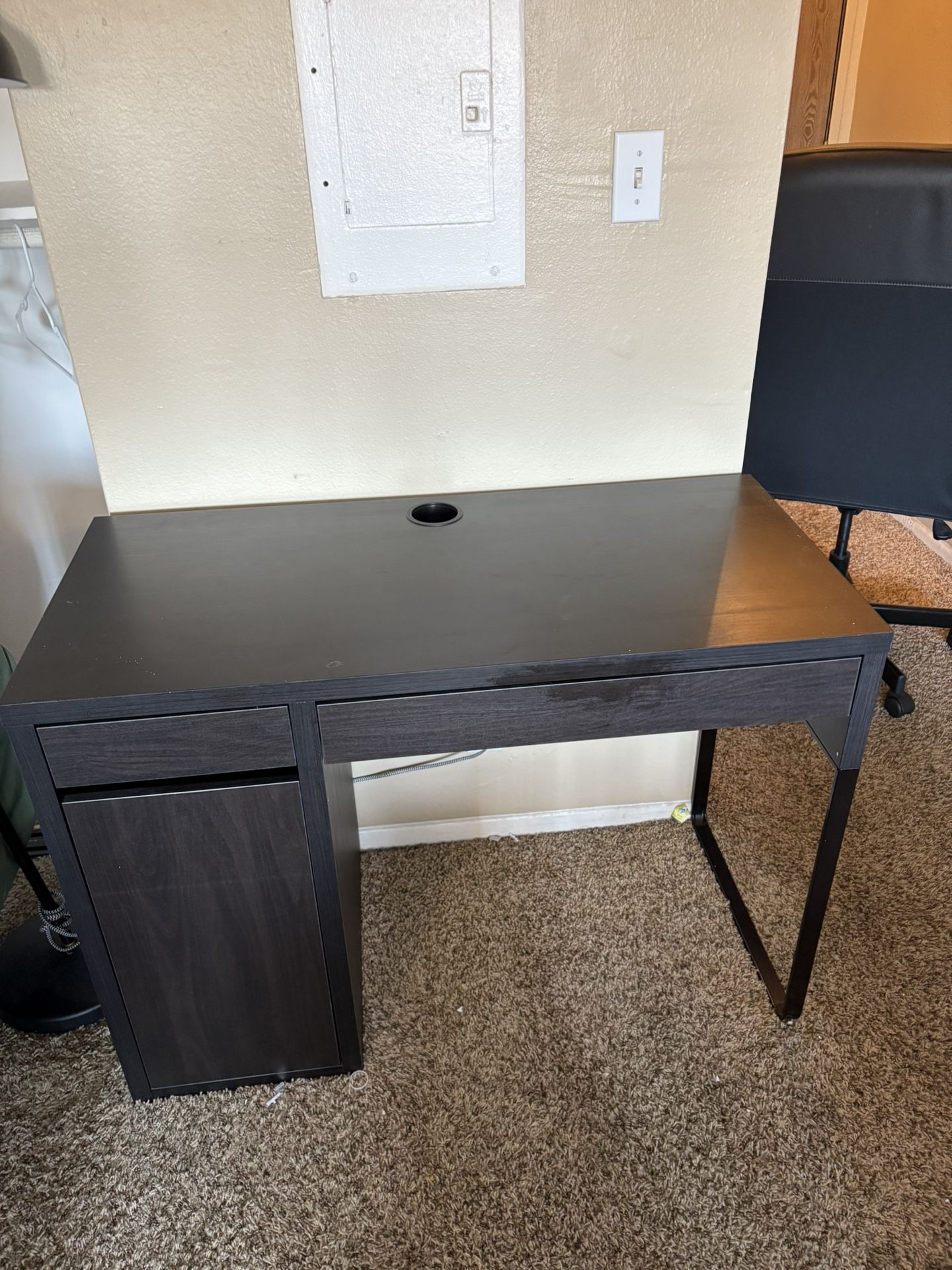Desk. Cash and carry Hollywood
