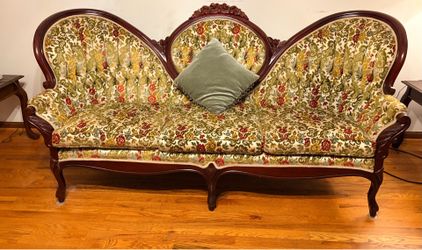 Ornate Vintage Carved Wood Sofa – Excellent Condition