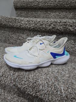 Nike woman  size  8