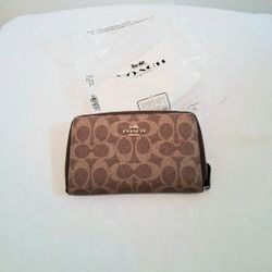 Medium  Zip Wallet Signature Logo Print 6.5"