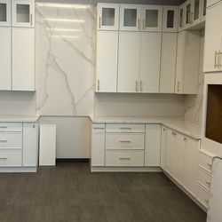 Kitchen Cabinets & Quartz Countertops – Multiple Styles Available