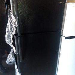 Whirlpool top and bottom refrigerator black