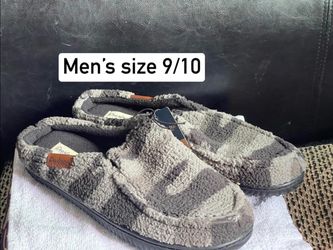 New men’s sleepers size 9/10