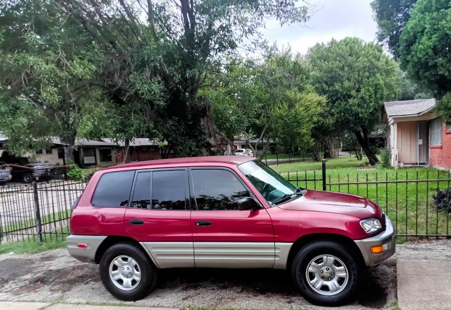 2000 Toyota RAV4 