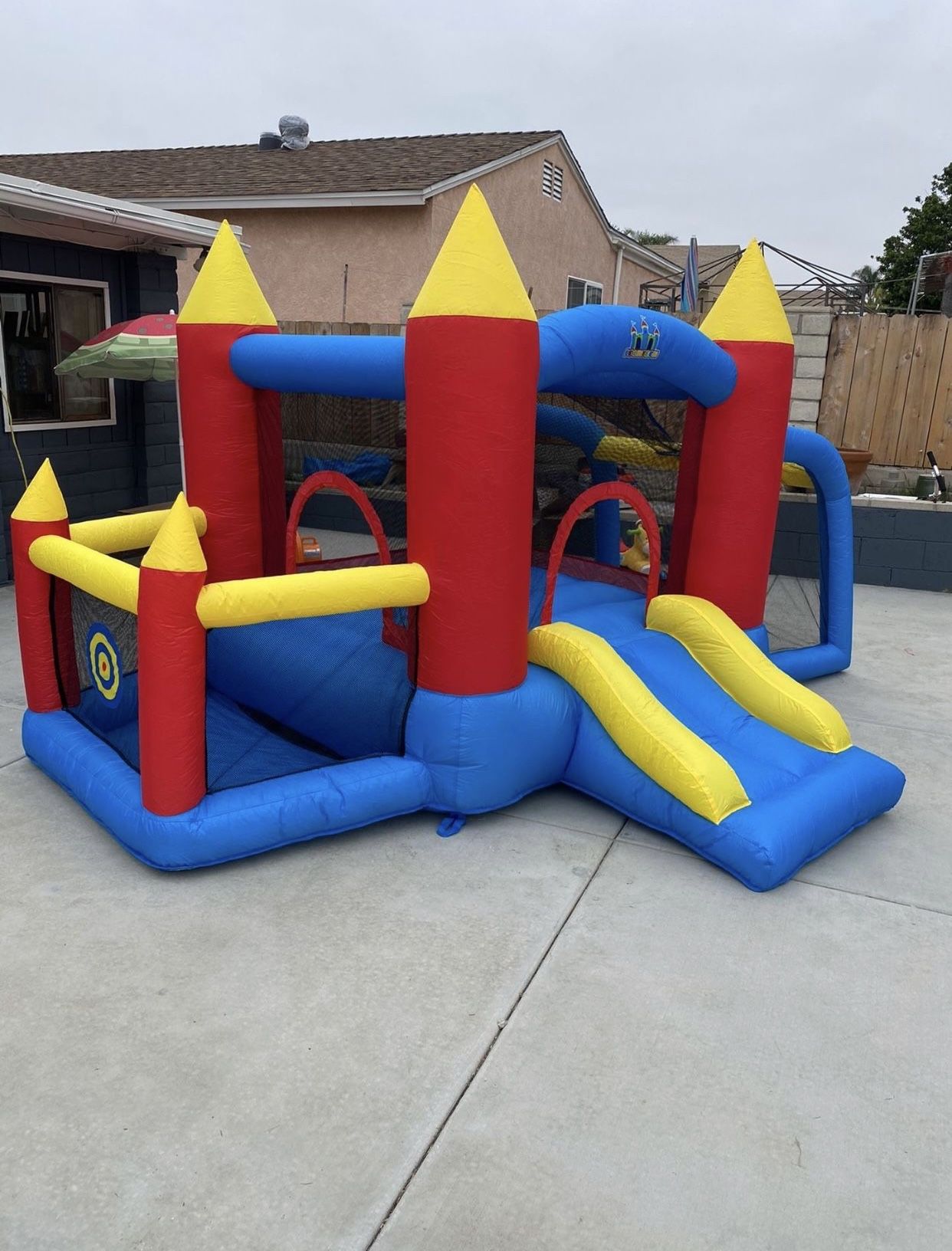 Inflatable Bouncer With Blower .