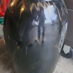 Big Black Heavy Porcelain Vase. 