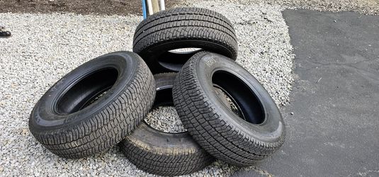 LT275/70R18 Michelin LTX A/T 2 Off  of A 2024 Chevy 2500HD 