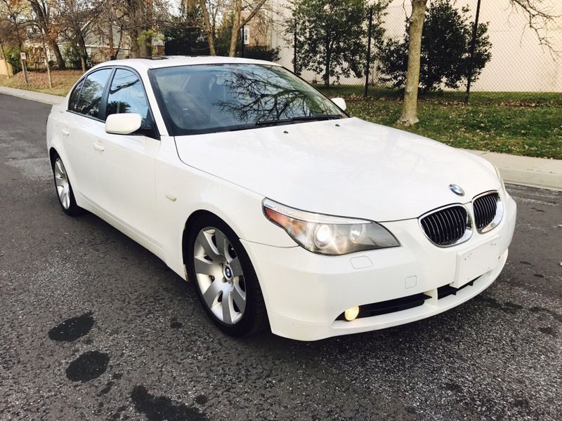 2007 BMW 530i - White on Black leather seats - Drives Excellent !