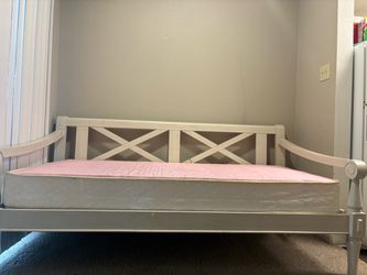 Farmhouse Daybed with twin Mattress